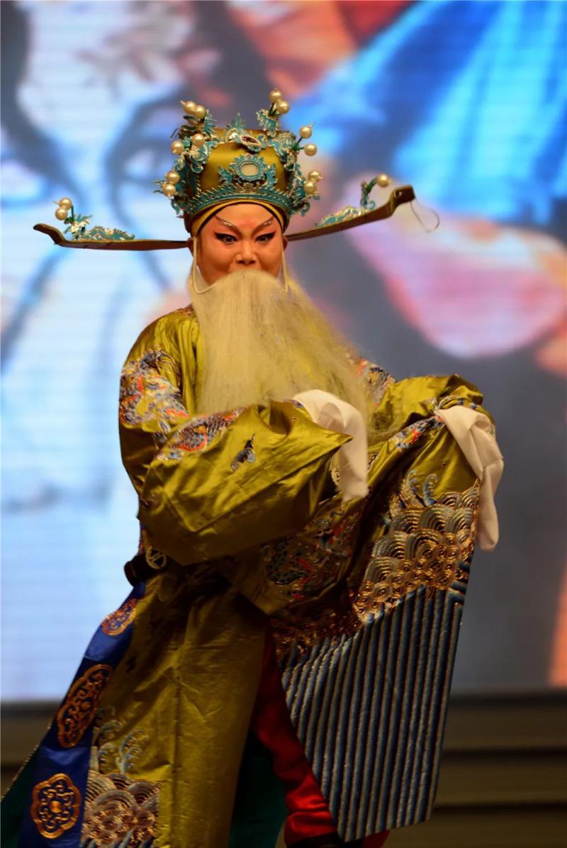 龙丽萍.jpg