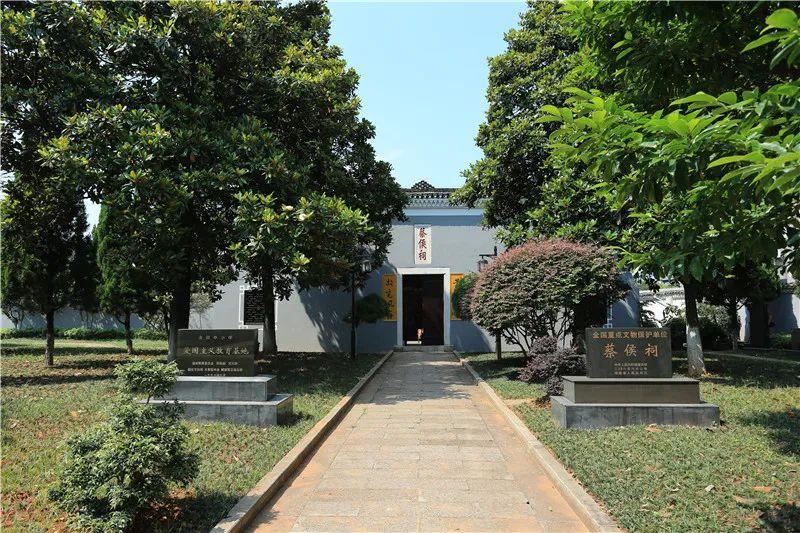 梁成富9.jpg