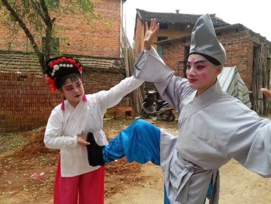 李红9.png
