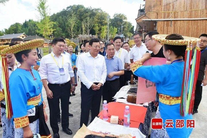 观摩3.jpg